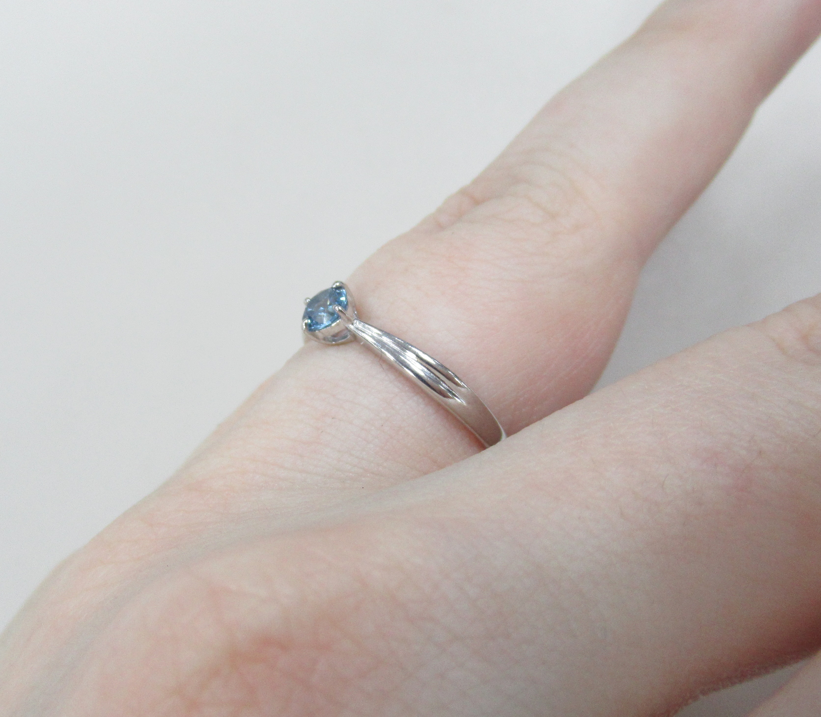 Серебряное кольцо с топазом